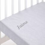 Sábana bajera gris personalizada para cuna